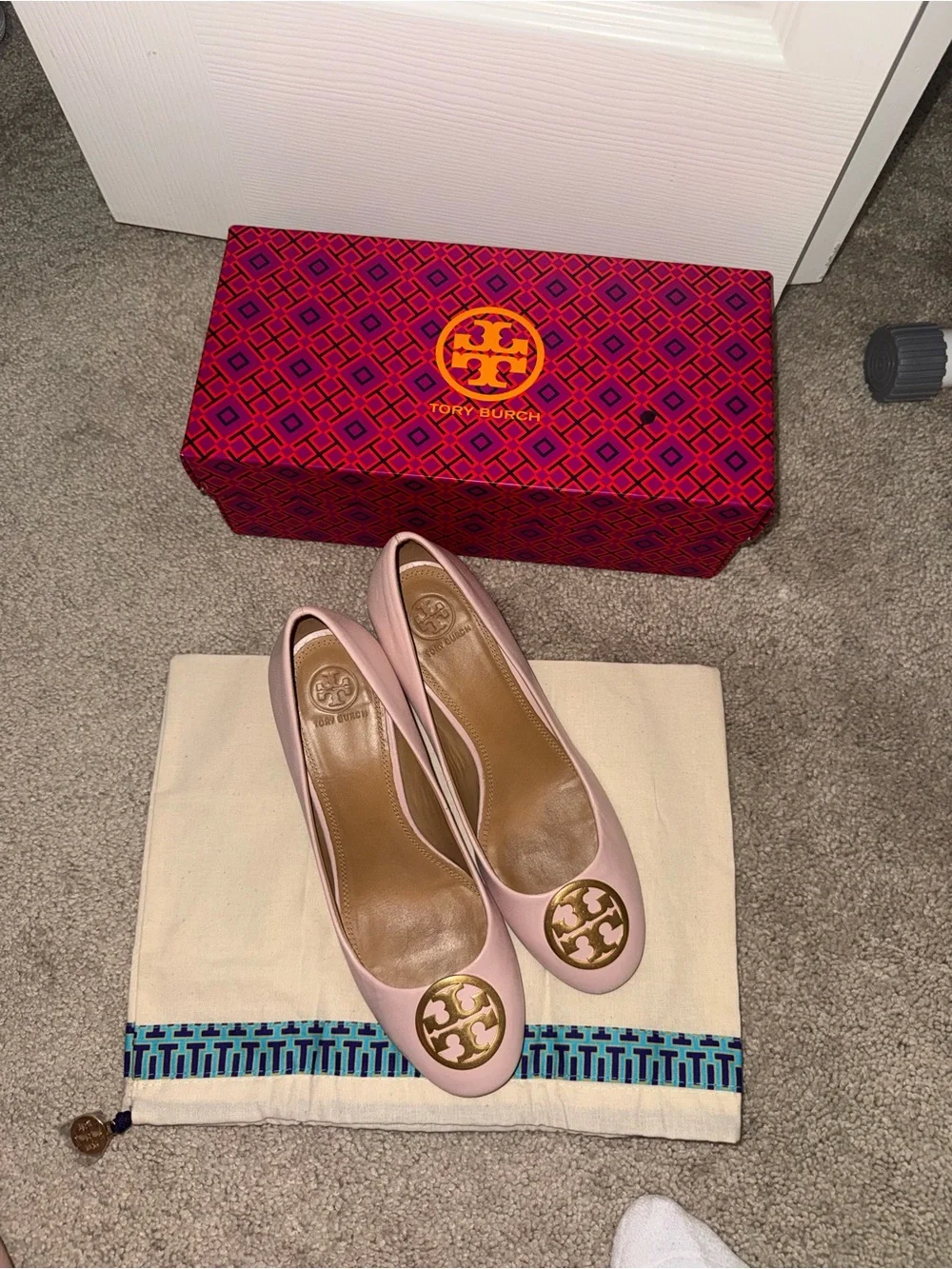 Tory Burch Pale Pink Leather Block Heel Pumps with Gold Logo